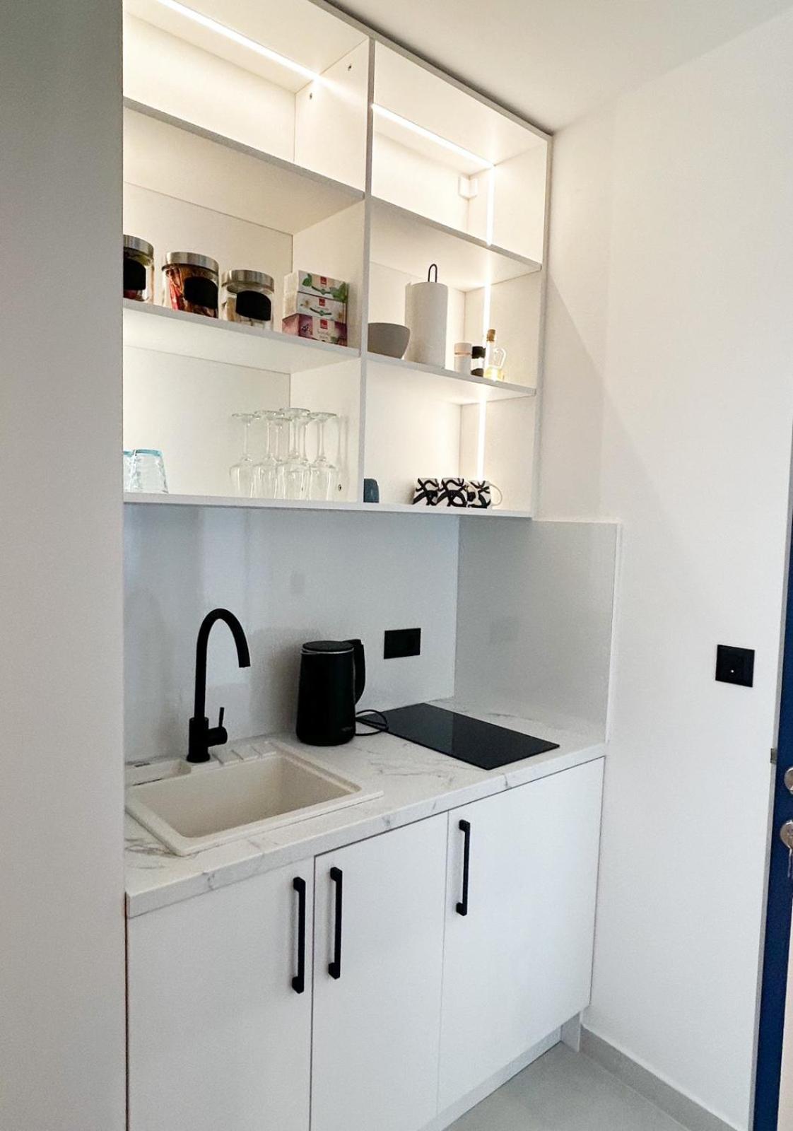 Regent Blue - Free Private Parking Apartment
